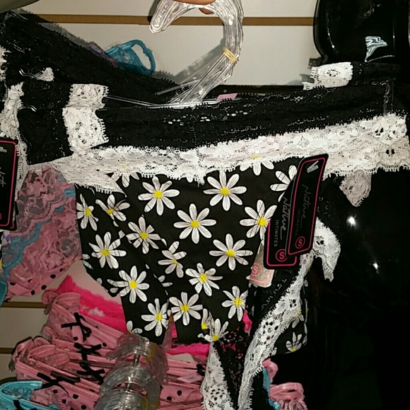 Panties - Picture 5 of 8